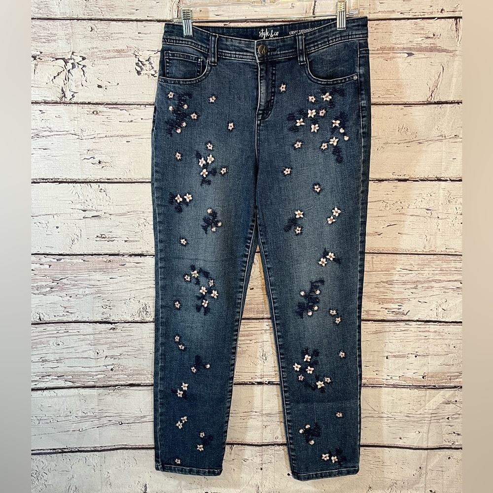 STYLE & CO Jeans Curvy Skinny Leg Floral Embroidered-Size 10/12